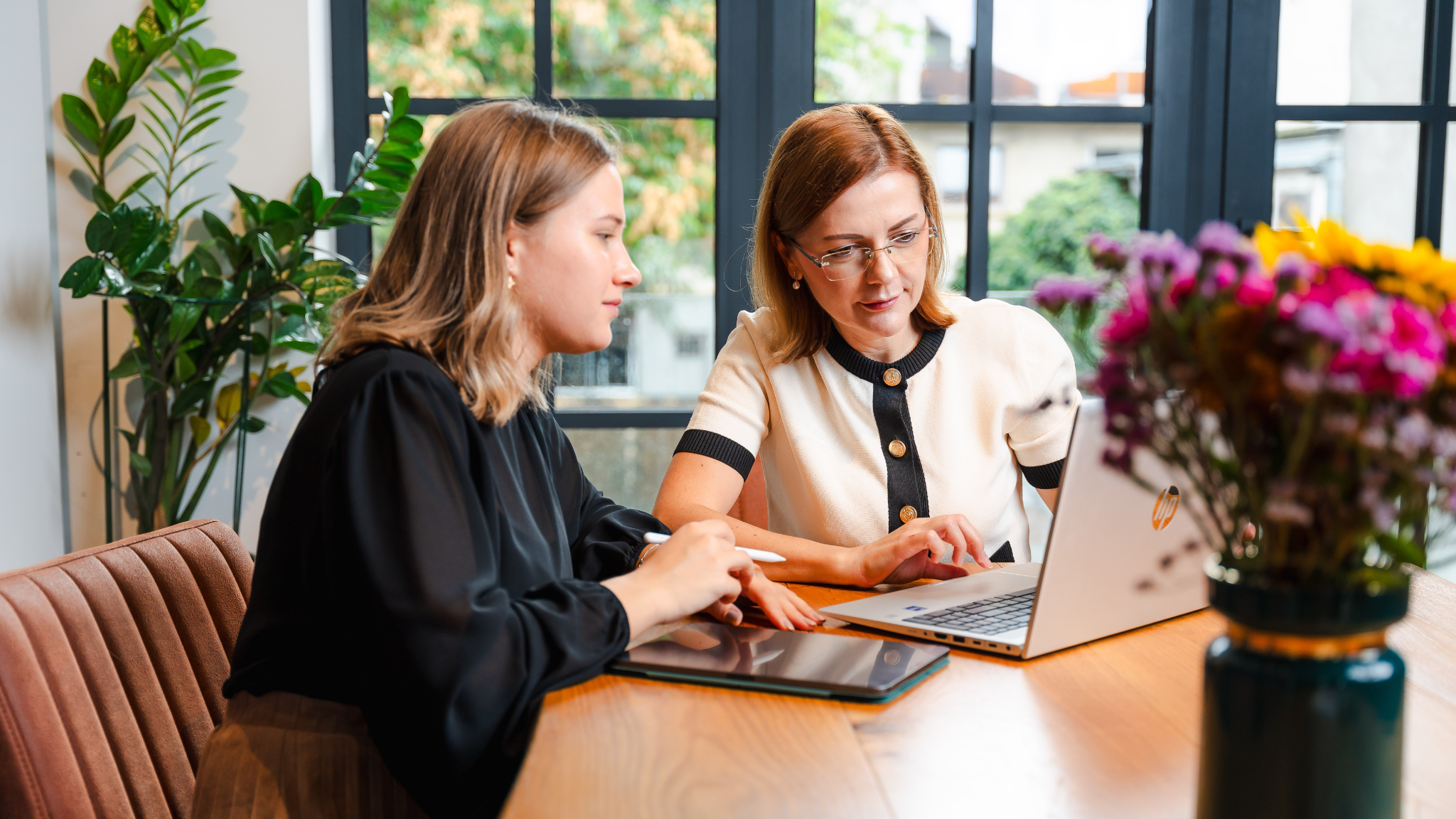 CFO externalizat vs director financiar intern